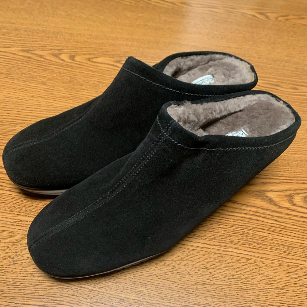 La Canadienne Suede Clogs